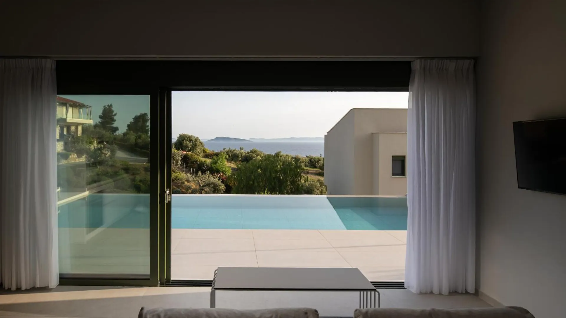 Olive Grove Suites - Villas With Private Pool And Garden Никити