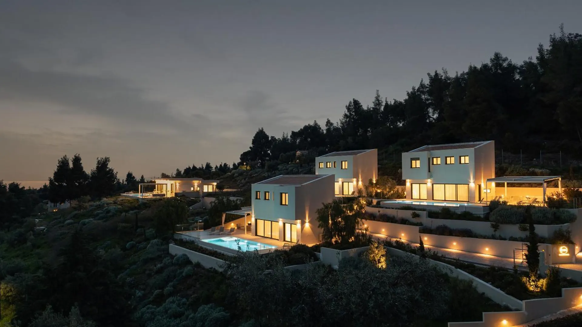 Olive Grove Suites - Villas With Private Pool And Garden Никити Греция