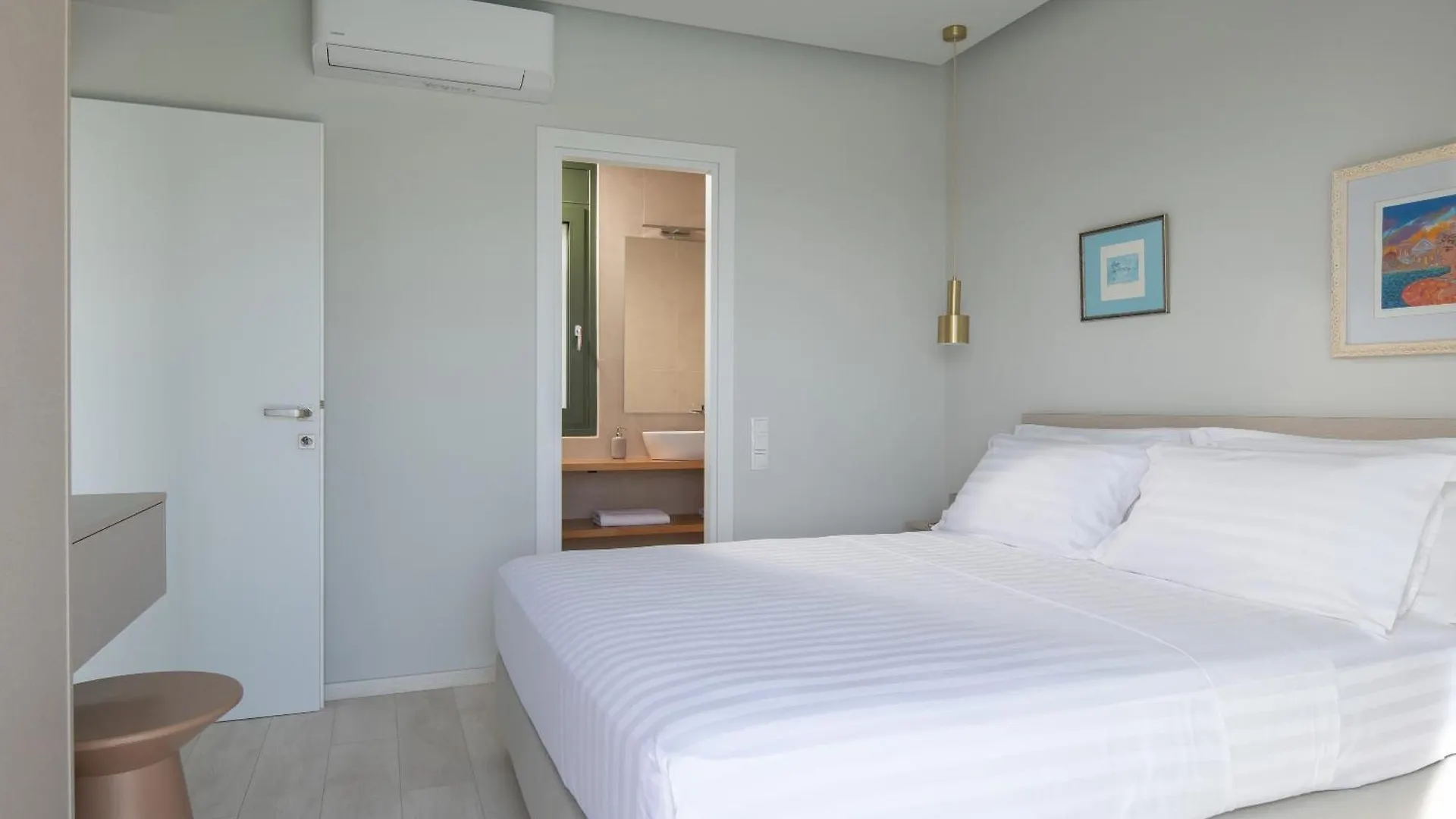 Olive Grove Suites - Villas With Private Pool And Garden Νικήτη